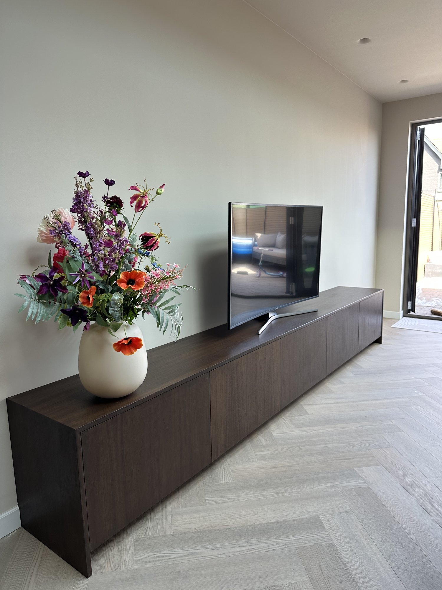 Laag walnoten dressoir